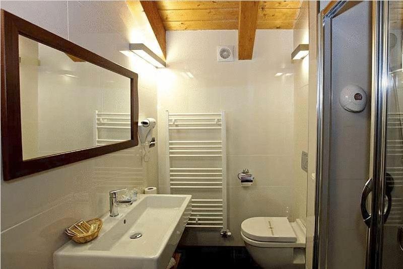 Hotel Restaurante Revestido Escalona Dış mekan fotoğraf